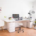 Unternehmen 2 Bild DR. MED. UNIV. ZUZANA NEUGEBAUER Ärzte am Zurich ZH