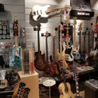 Unternehmen 6 Bild R&D SOUND DI CUZZOCREA Musikschulen, Gesangsschulen am Lugano TI