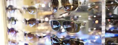 Unternehmen 3 Bild ALPENGLÜHN OPTIK AG Optiker am Zurich ZH