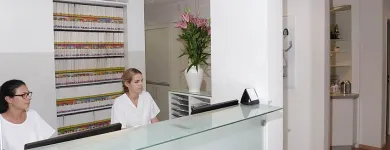 Unternehmen 1 Bild DR. MED. DENT. CLAUDE ANDREONI Ärzte am Zurich ZH