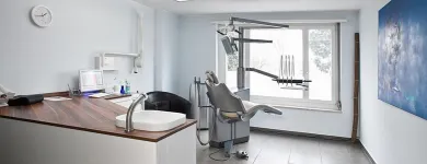 Unternehmen 3 Bild DR. MED. DENT. JAN MUNZINGER Ärzte am Zurich ZH