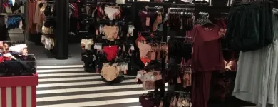 Immagine 3 azienda HUNKEMÖLLER Textil/Bekleidung in St. Gallen SG