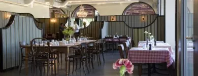 Entreprises 12 image RESTAURANT VOLKSHAUS Hotel-/Gastronomiegewerbe dans Zurich ZH