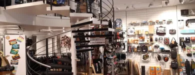 Immagine 2 azienda SURFARI SURF SHOP Sport in Zurich ZH