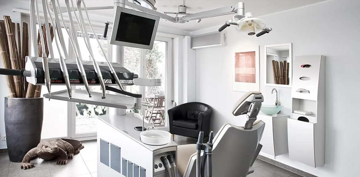 Unternehmen 6 Bild DR. MED. DENT. JAN MUNZINGER