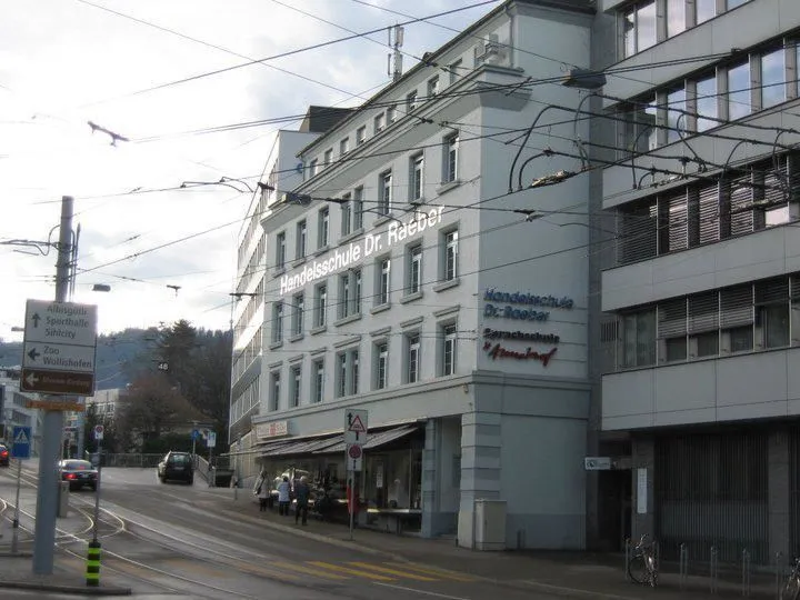 Immagine 3 azienda DR. RAEBERS HÖHERE HANDELSSCHULE